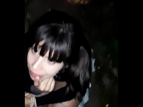 ❤️ Op der Strooss geschwollen Penis am Austausch fir Séissegkeeten ☑ Sexvideo bei eis ﹏