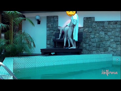 ❤️ Boss invitéiert Déngschtmeedchen an de Pool, mee konnt net engem waarm widderstoen ☑ Sexvideo bei eis ﹏
